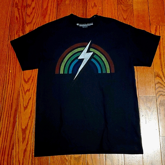 NWOT: MENS PRINCE PETER COLLECTION TEE - Picture 1 of 4
